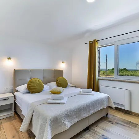 Villa Luxury With Pool,jacuzzi And Sauna04 - By Ta Leut Agency *