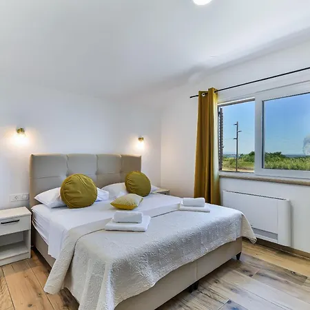 Villa Luxury With Pool,jacuzzi And Sauna04 - By Ta Leut Agency *