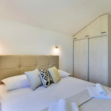 Luxury With Pool,jacuzzi And Sauna04 - By Ta Leut Agency *