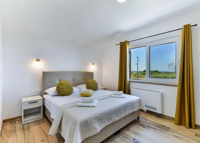 Villa Luxury With Pool,jacuzzi And Sauna04 - By Ta Leut Agency *